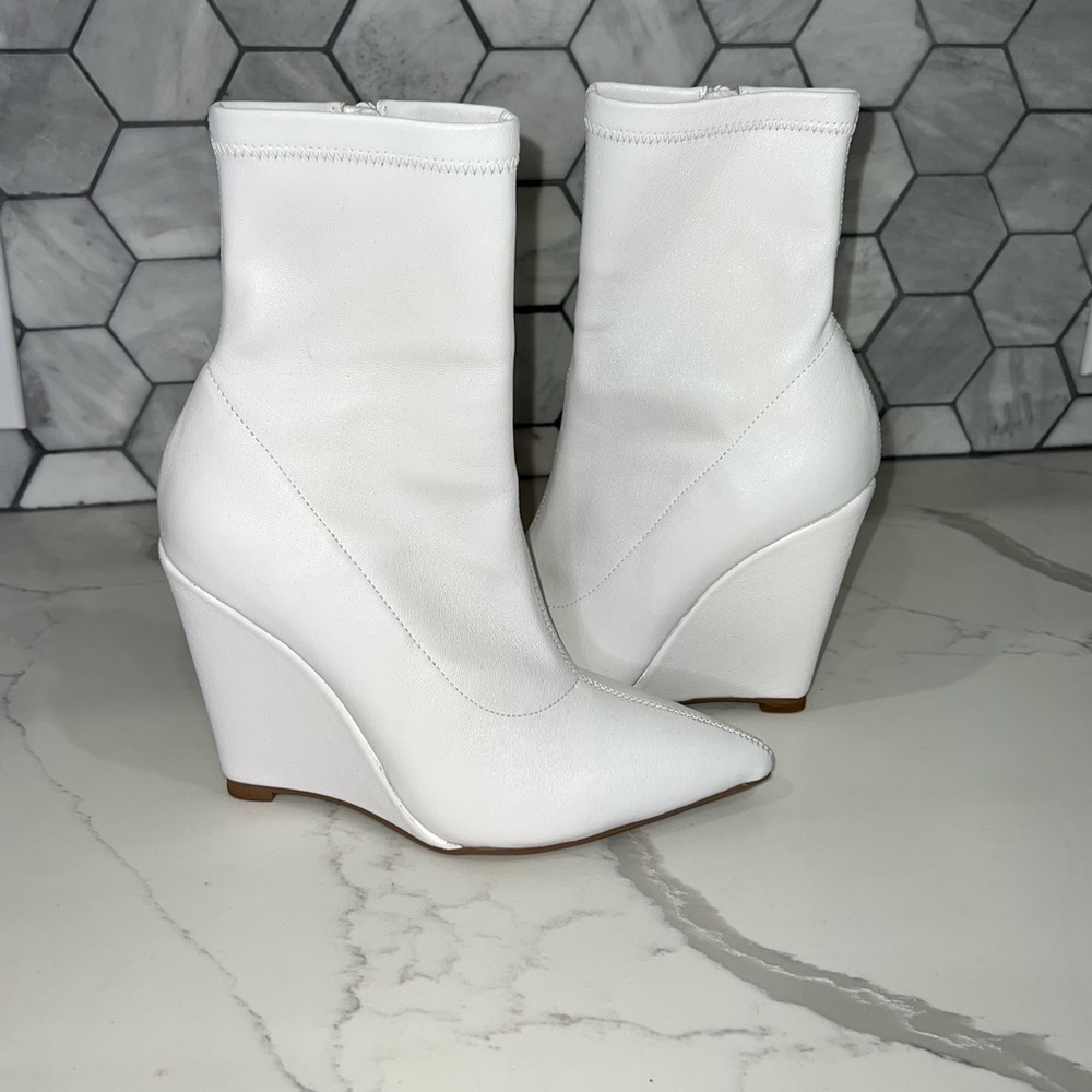 Raye “Lo Boot” - image 1